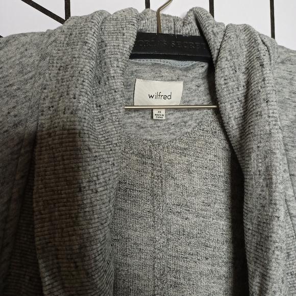 Wilfred Aritzia Shawl Cardigan Studs Modal Blend - Picture 2 of 6